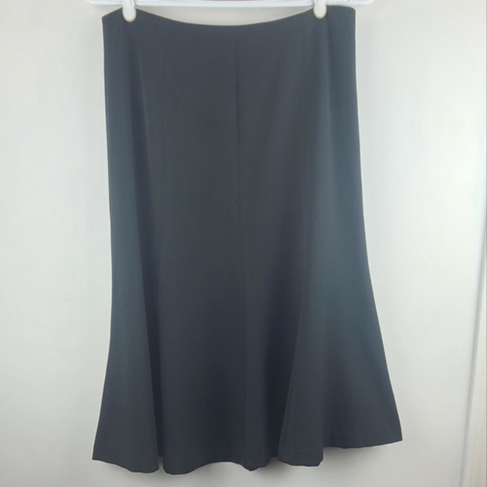EUC ☆ Eddie Bauer Black Knee Length Pannelled Flared Skirt Size 4